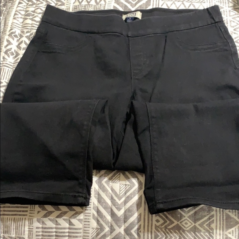 Capris - Picture 2 of 3